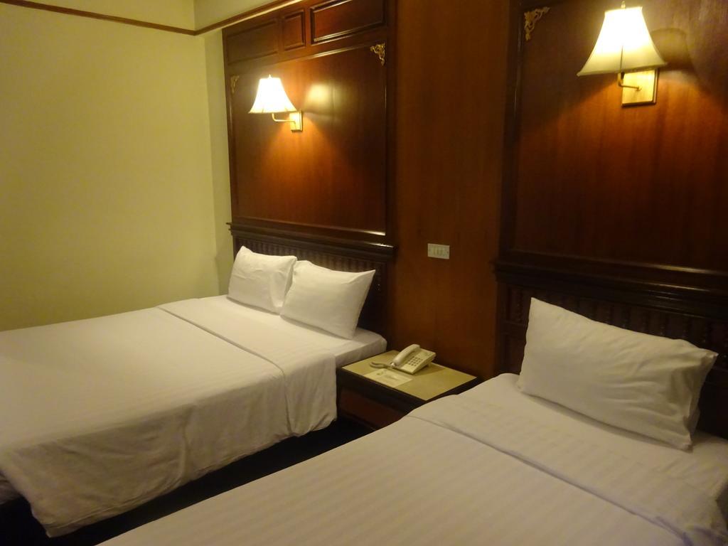 Mido Hotel Bangkok Exterior foto