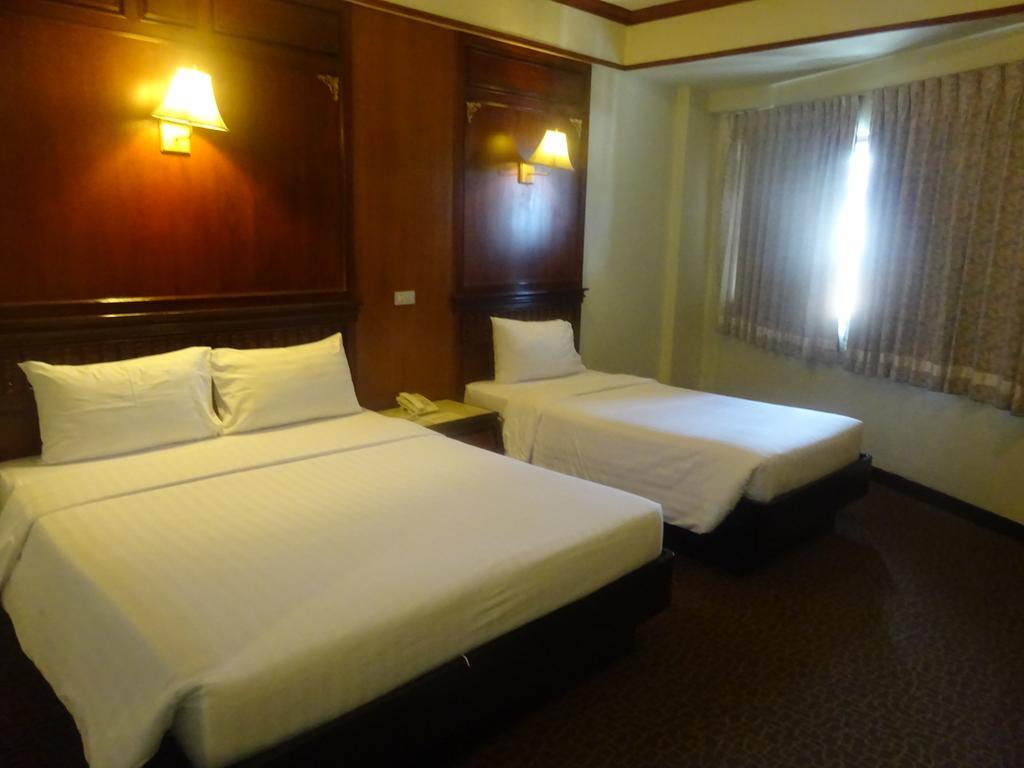Mido Hotel Bangkok Exterior foto